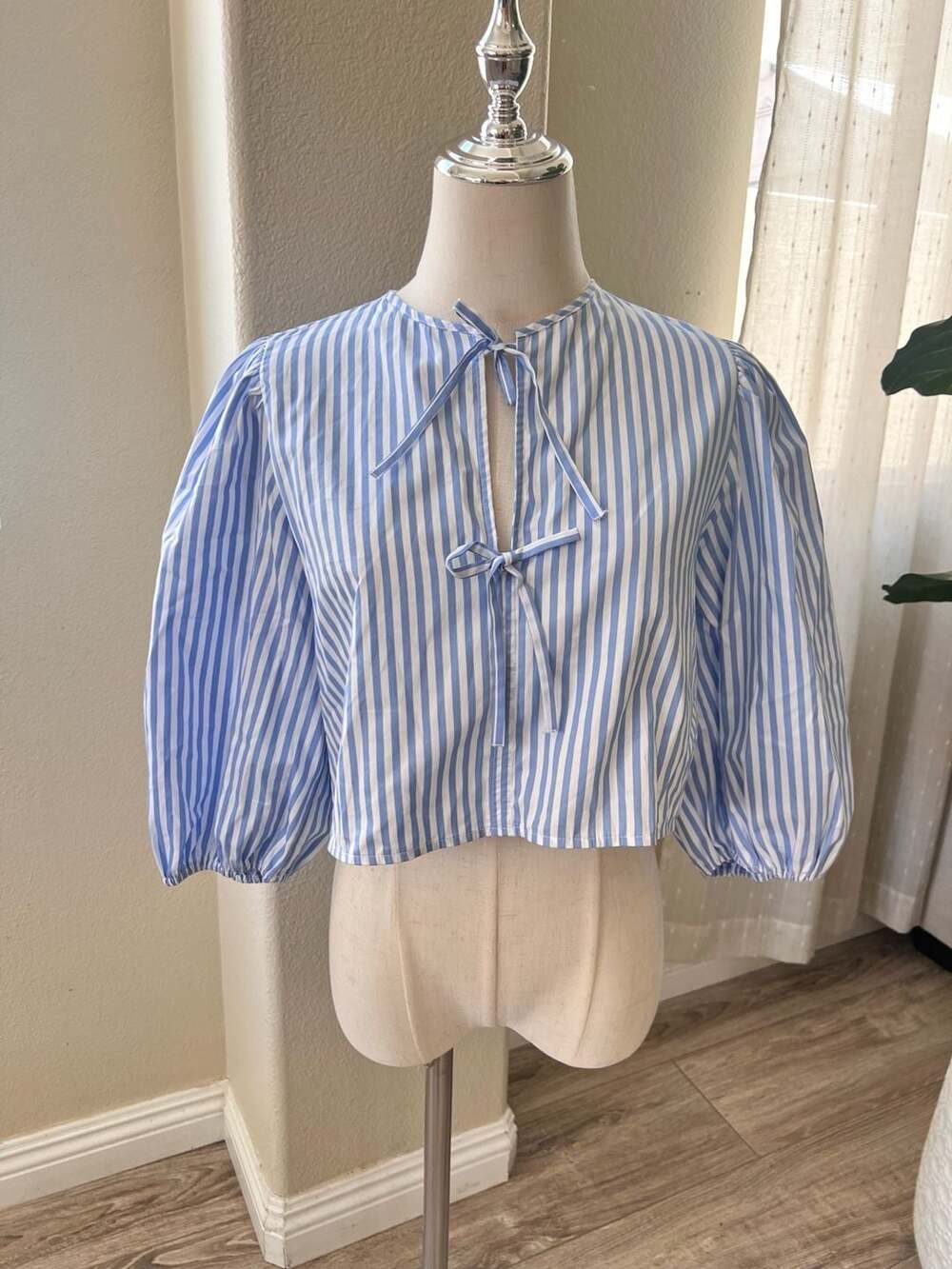 Zara Blue and White Striped Tie-Front Balloon Sleeve Crop Blouse Size M